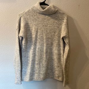 RD Style turtleneck sweater size small
